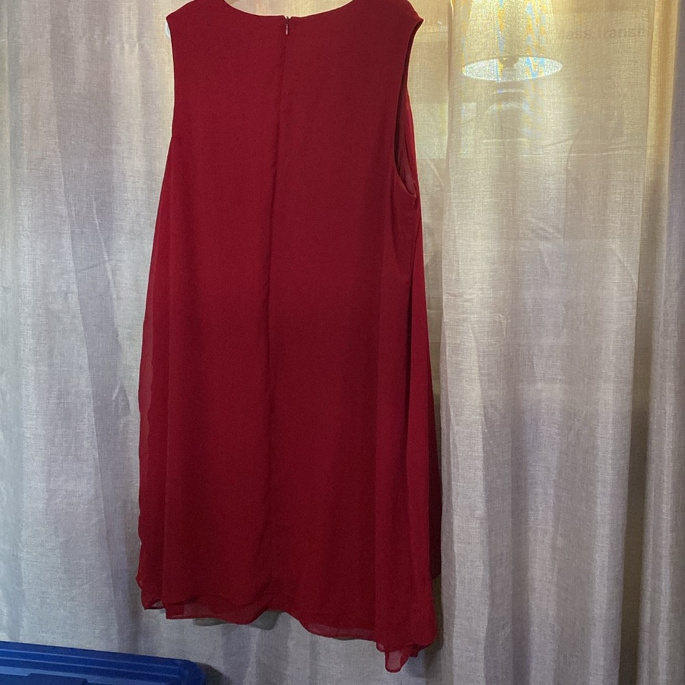 Sleeveless formal dress - Picture 2 of 7
